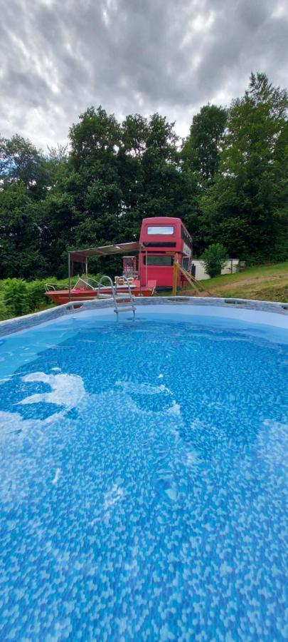 Saint-Philbert-sur-Risle Insolite Bus Anglais Le Buckinghambus מראה חיצוני תמונה